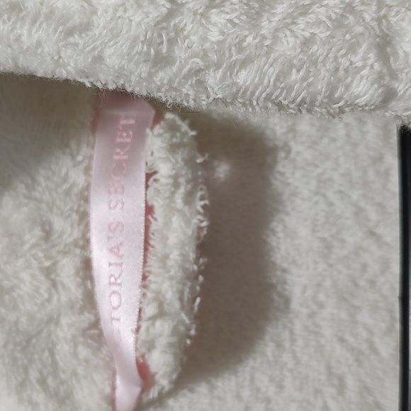 Victoria's Secret Bath Robe - Picture 6 of 8
